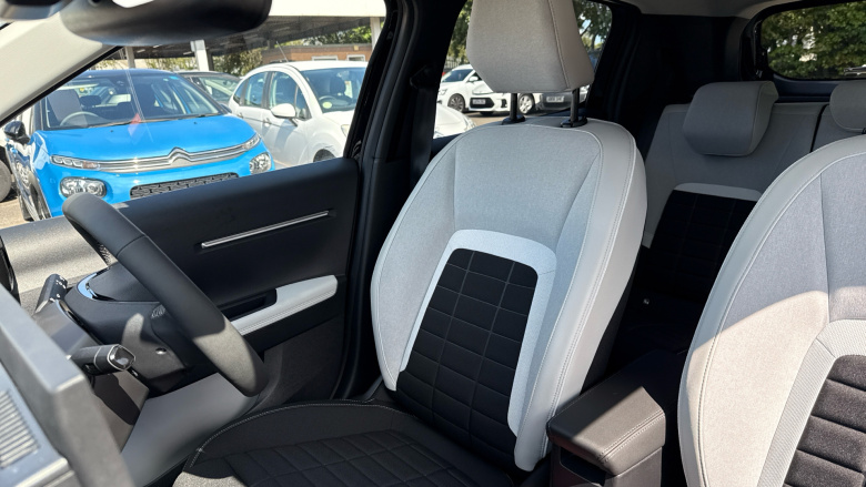 Citroen C3 83kW Max 44kWh 5dr Auto Electric Hatchback